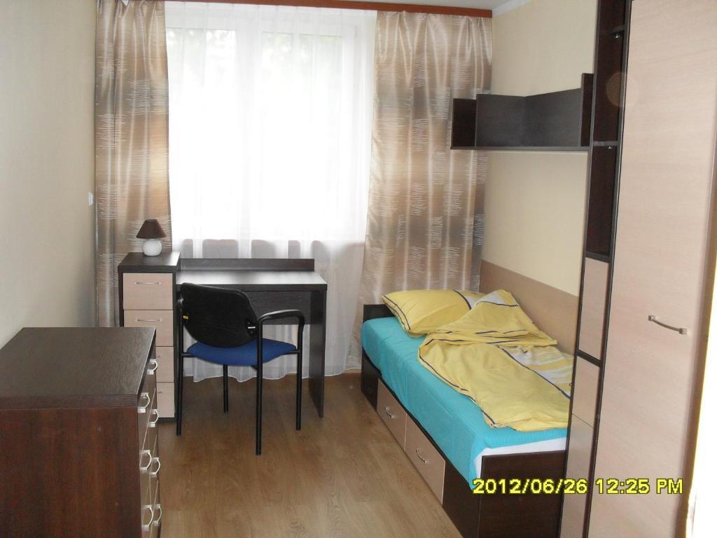 Dom Studencki Atol Hostel *
