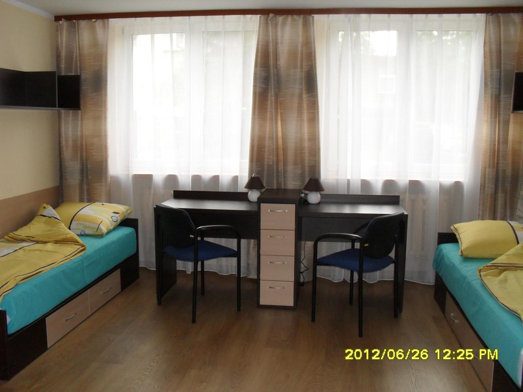 Hostel Dom Studencki Atol *